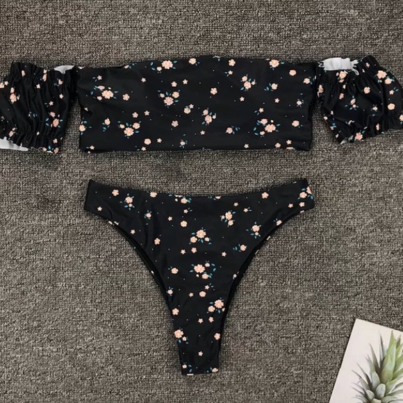 CLEARANCE Ditsy Floral Ruffle Off Shoulder Bikini Swimsuit - Picture 5 of 6